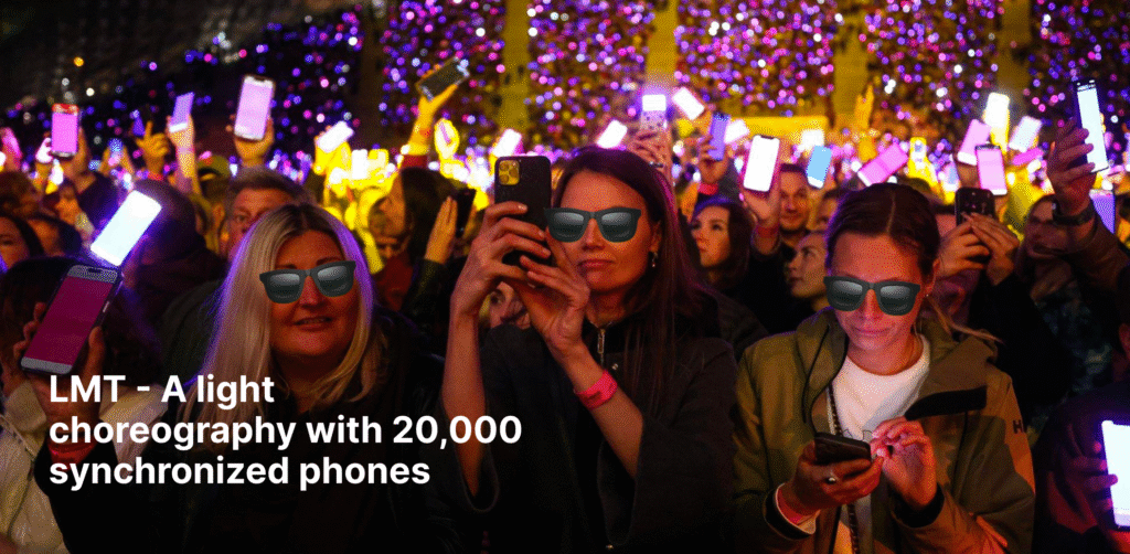 LMT – Light choreography with 20,000 synchronized phones